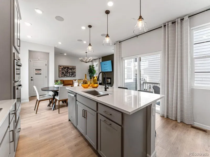 04142026212014 800 8