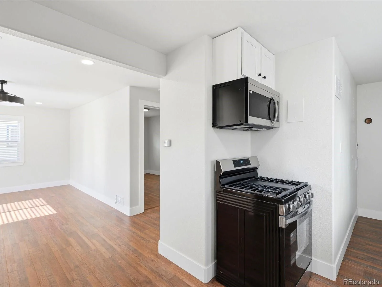 5 Stuart Street Denver CO 80219 | MLS #REC6495066 07302026180717 1600 19