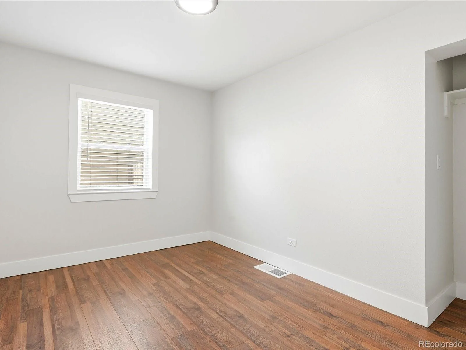 5 Stuart Street Denver CO 80219 | MLS #REC6495066 07302026180717 1600 25