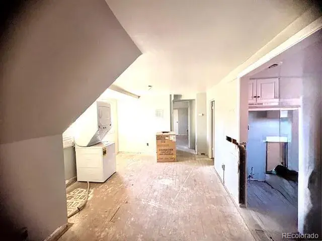 12082025180051 640 14