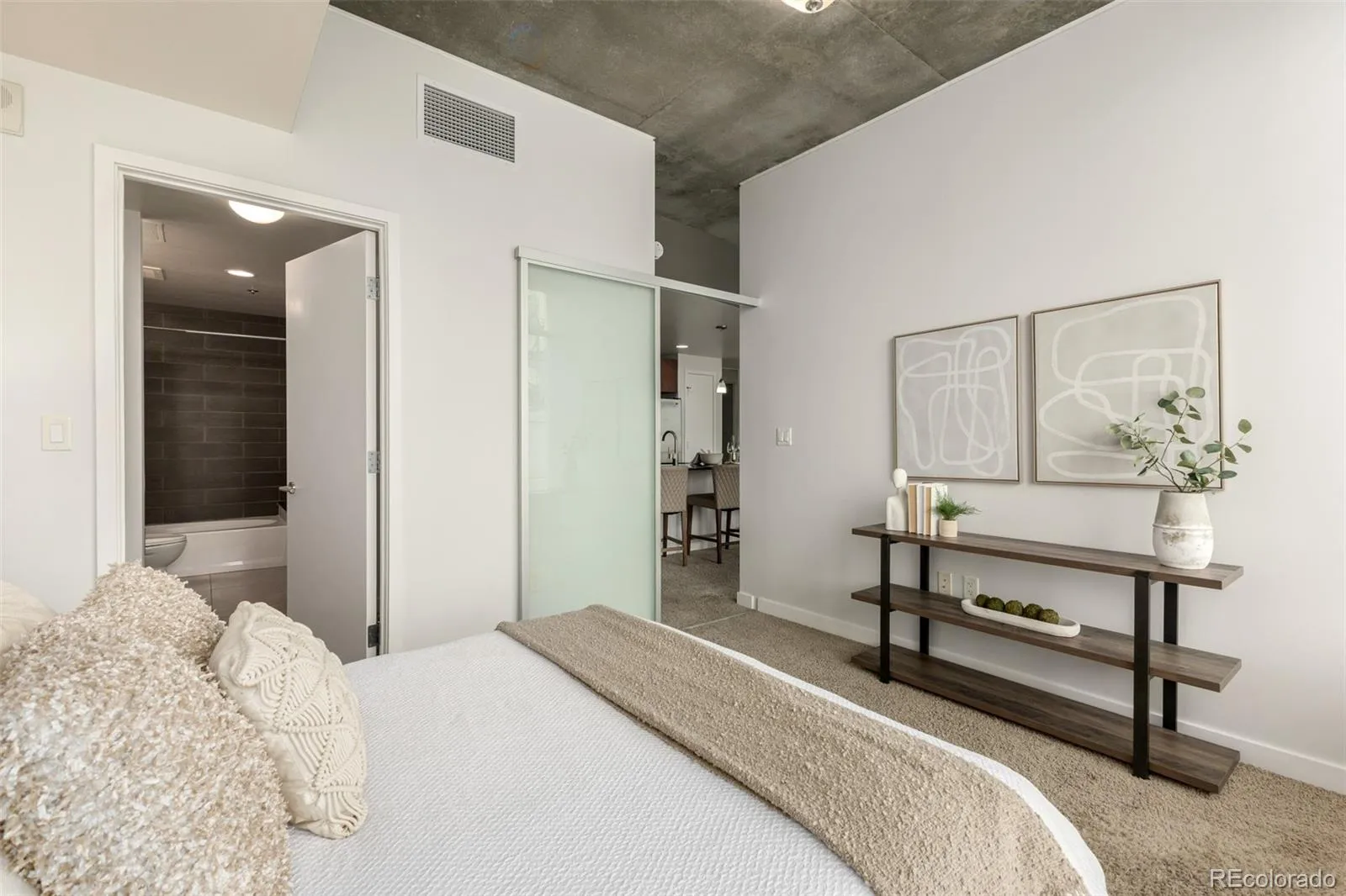 04162026204337 1600 14