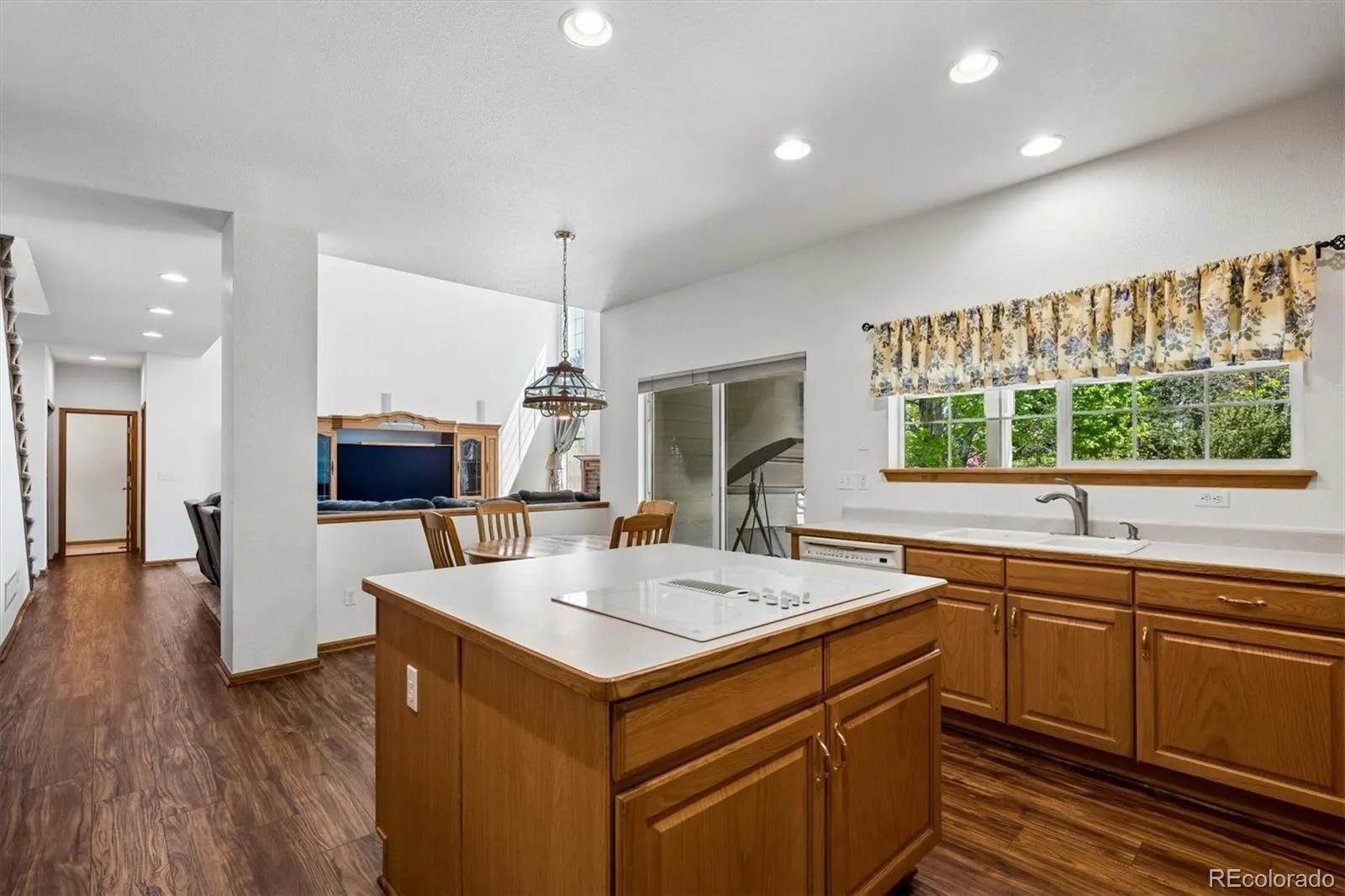 17032 E Aberdeen Drive Aurora CO 80016 MLS #REC6502313 05152026202215 1600 10