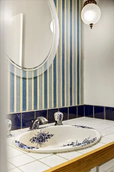 03112026233238 800 26