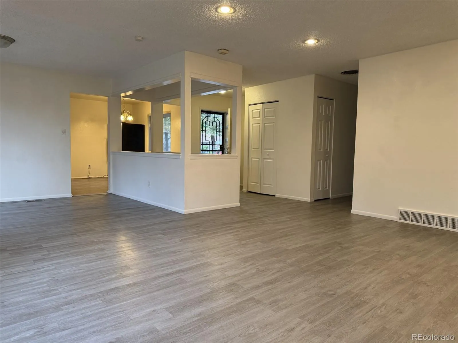 12076 E Montana Place Aurora CO 80012 MLS #REC6503273 05152026211457 1600 5