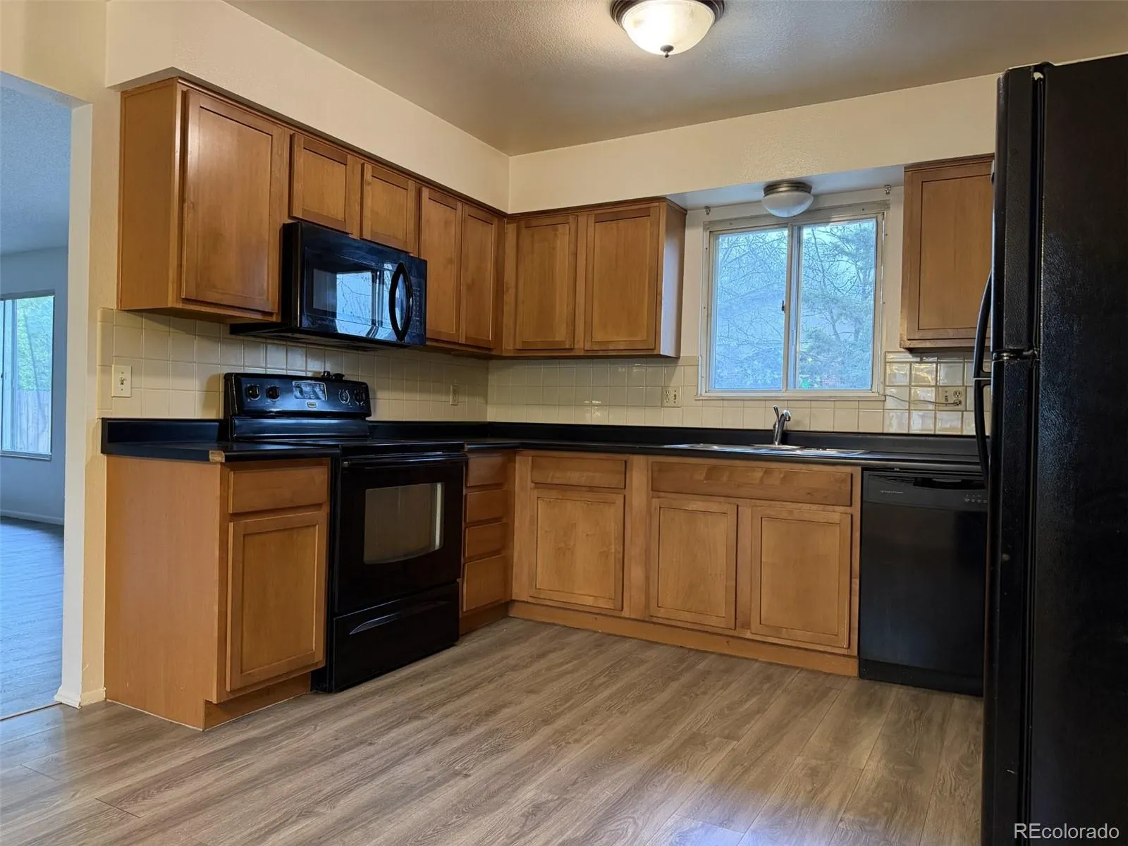 12076 E Montana Place Aurora CO 80012 MLS #REC6503273 05152026211457 1600 9
