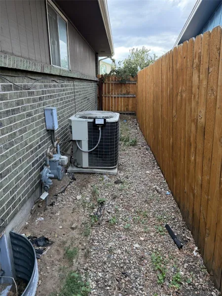 12076 E Montana Place Aurora CO 80012 MLS #REC6503273 05152026211457 800 26