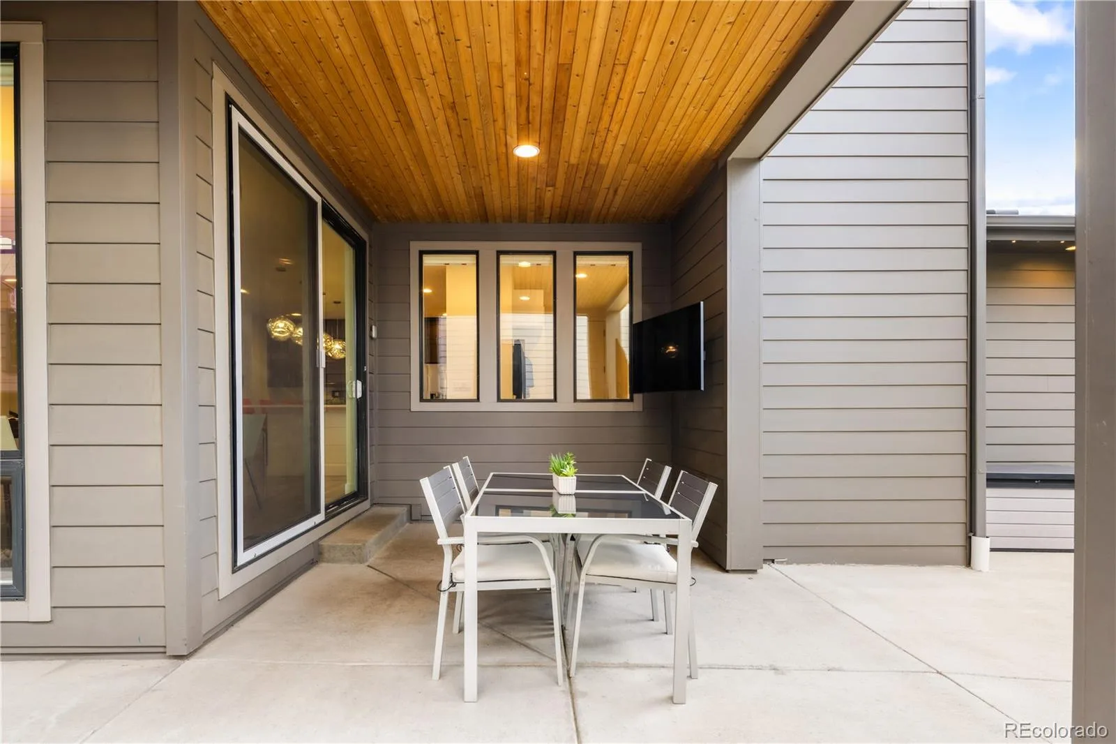 8233 Beekman Place Denver CO 80238 | MLS #REC6503658 08052026052158 1600 46