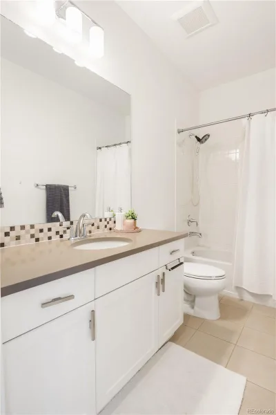 8233 Beekman Place Denver CO 80238 | MLS #REC6503658 08052026052158 800 31