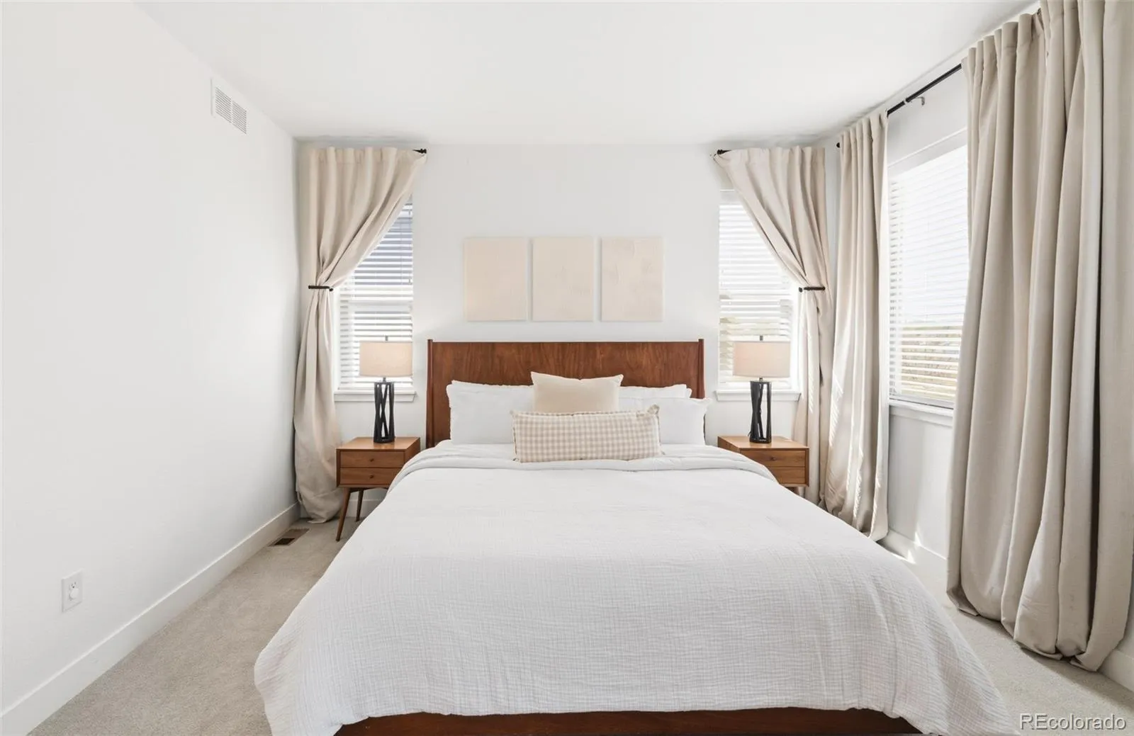 04152026224322 1600 16