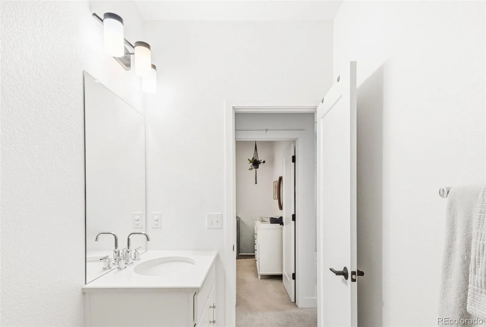 04152026224322 1600 21