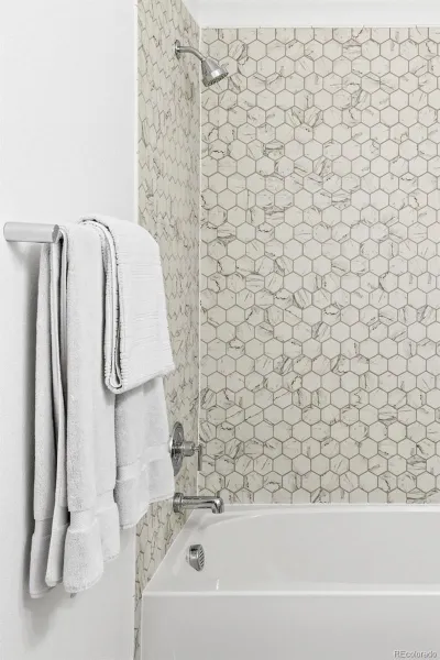 04152026224322 800 22