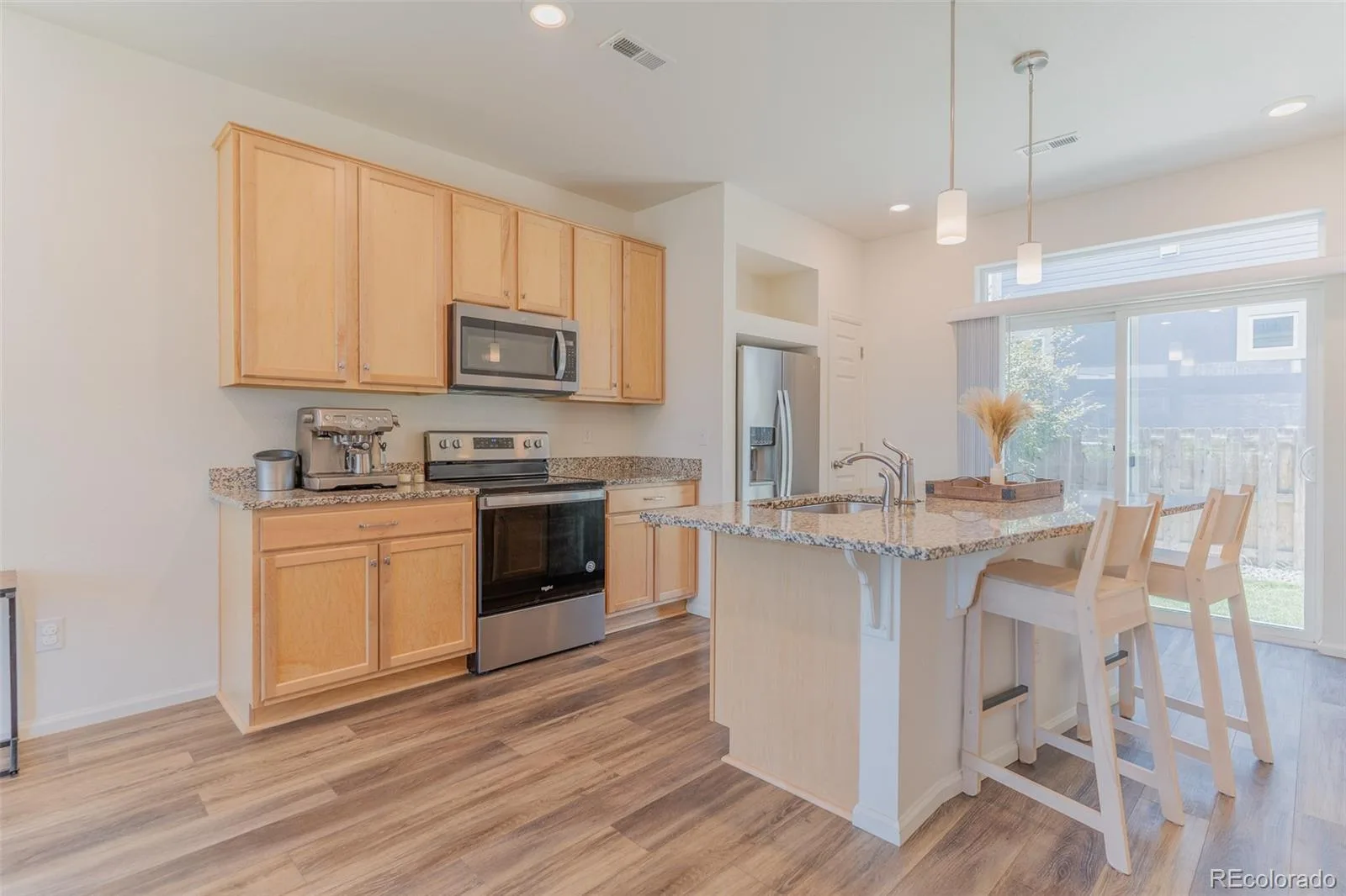 211 S Oak Hill Street Aurora CO 80018 | MLS #REC6508651 07312026172235 1600 12