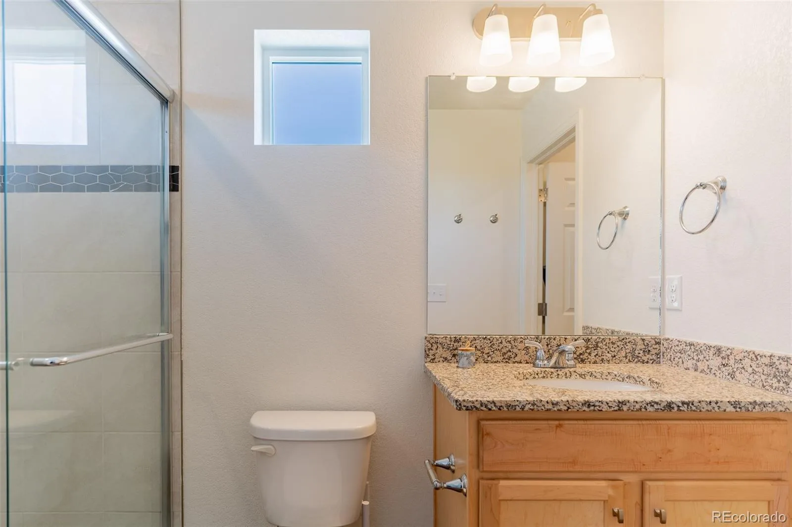 211 S Oak Hill Street Aurora CO 80018 | MLS #REC6508651 07312026172235 1600 22