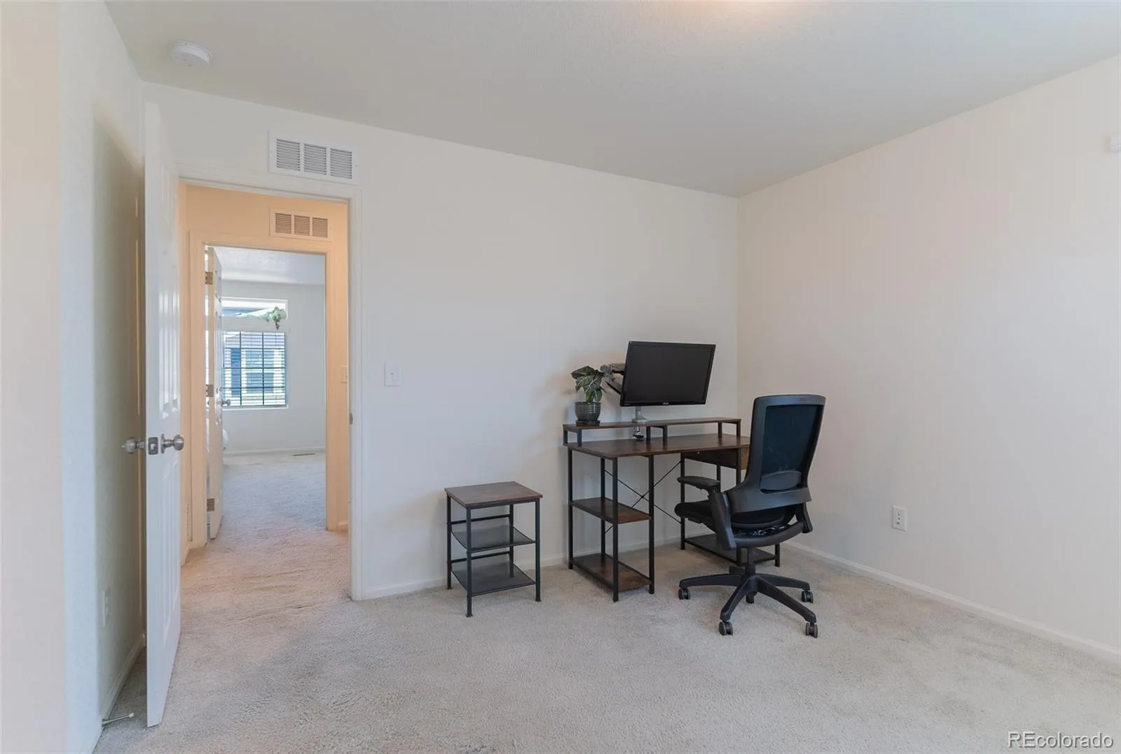 211 S Oak Hill Street Aurora CO 80018 | MLS #REC6508651 07312026172235 1600 25