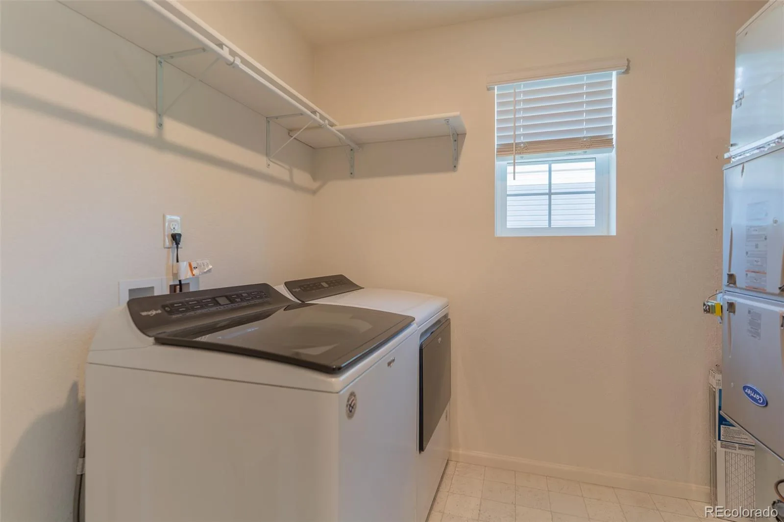 211 S Oak Hill Street Aurora CO 80018 | MLS #REC6508651 07312026172235 1600 28