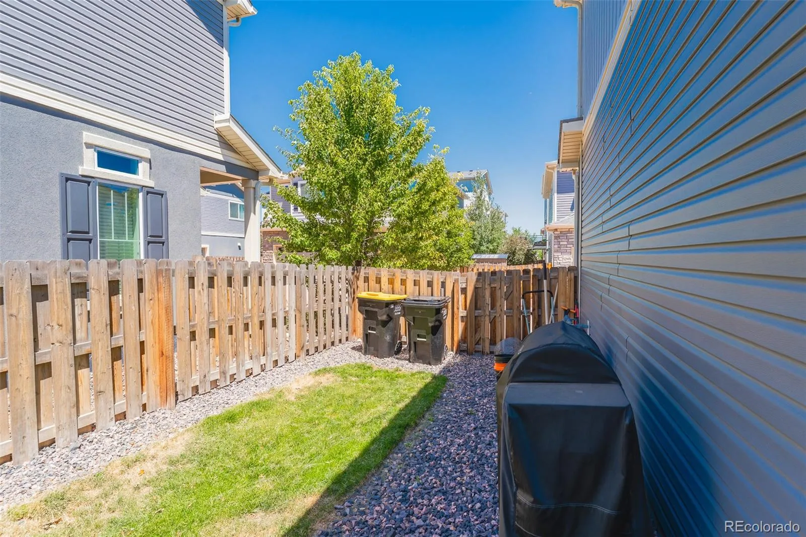 211 S Oak Hill Street Aurora CO 80018 | MLS #REC6508651 07312026172235 1600 29