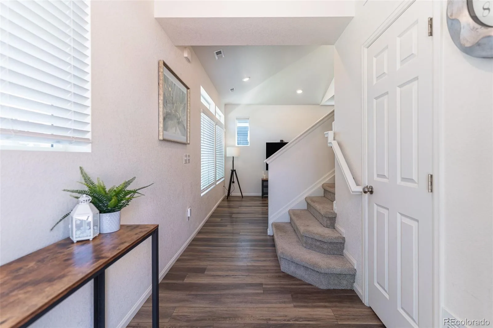 211 S Oak Hill Street Aurora CO 80018 | MLS #REC6508651 07312026172235 1600 6