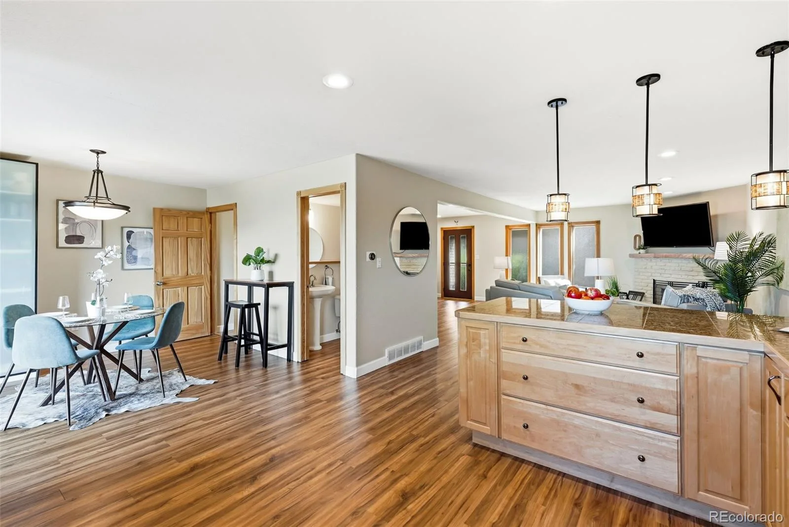 6846 Surrey Trail Littleton CO 80125 | MLS #REC6508670 07142026194709 1600 21