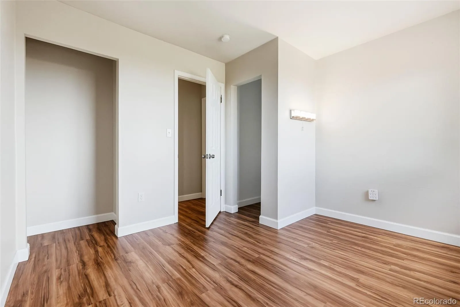 6846 Surrey Trail Littleton CO 80125 | MLS #REC6508670 07142026194709 1600 32