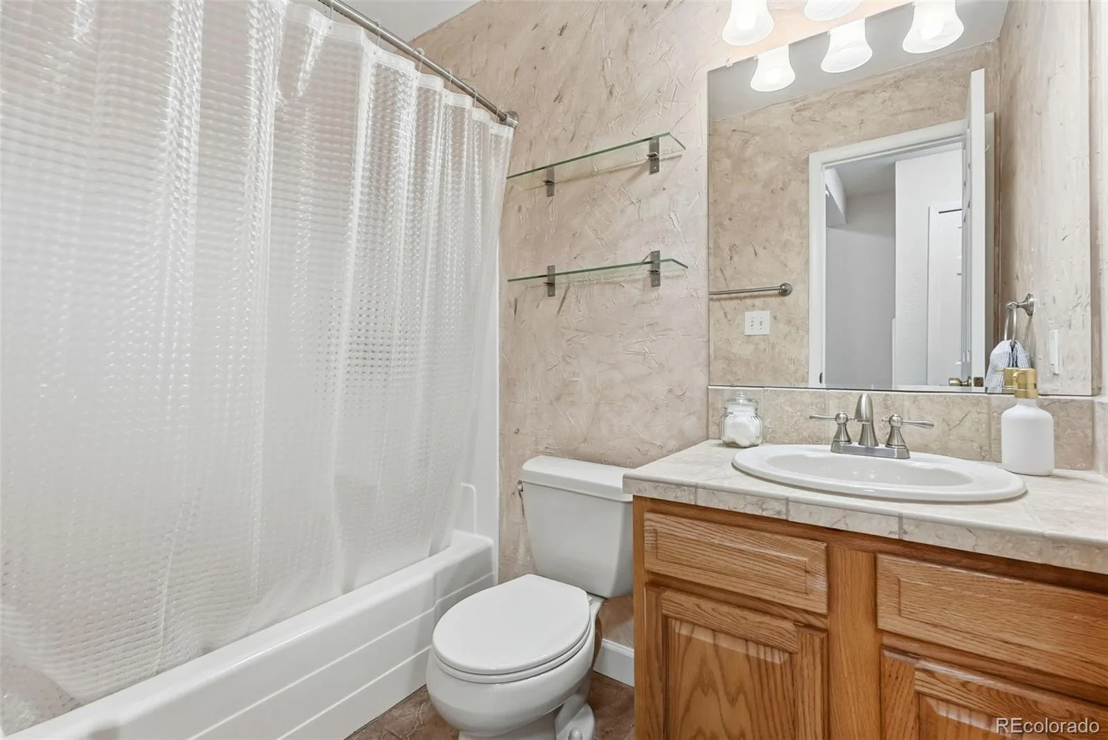 6846 Surrey Trail Littleton CO 80125 | MLS #REC6508670 07142026194709 1600 33