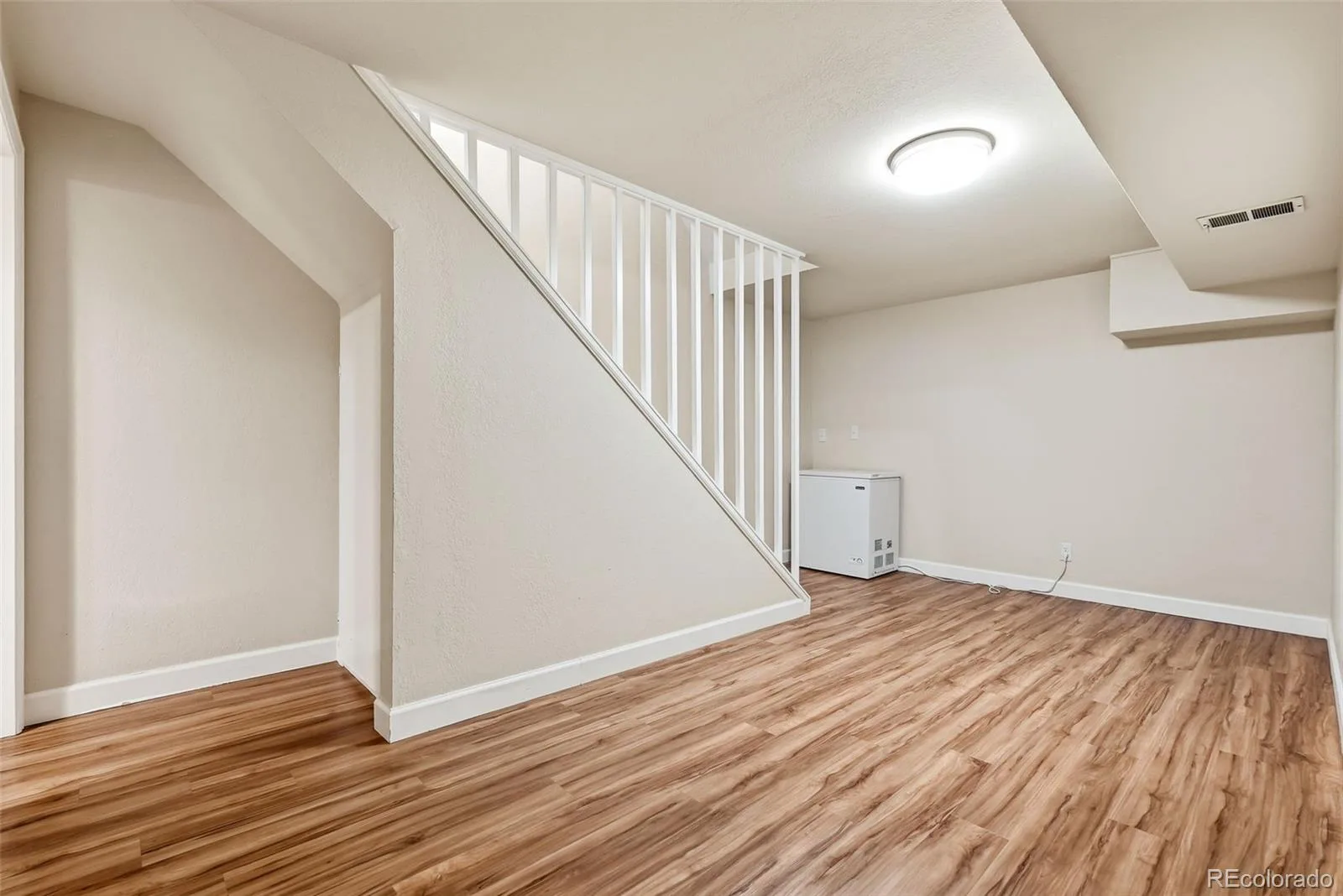 6846 Surrey Trail Littleton CO 80125 | MLS #REC6508670 07142026194709 1600 35