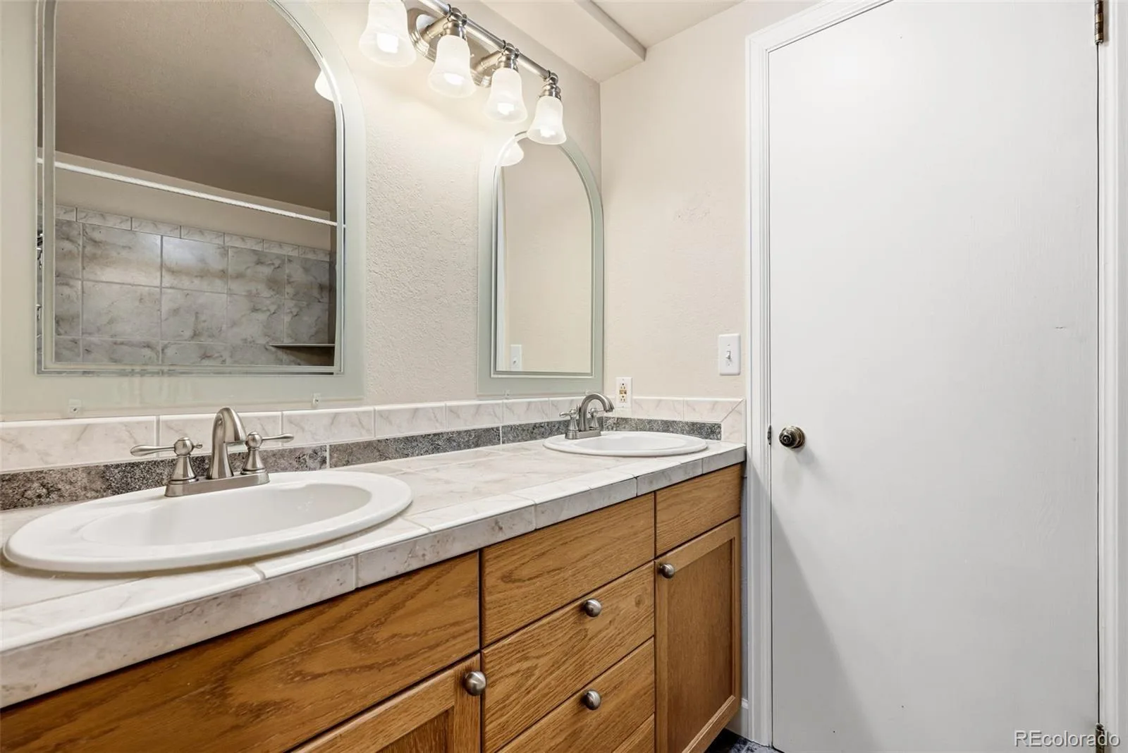 6846 Surrey Trail Littleton CO 80125 | MLS #REC6508670 07142026194709 1600 38