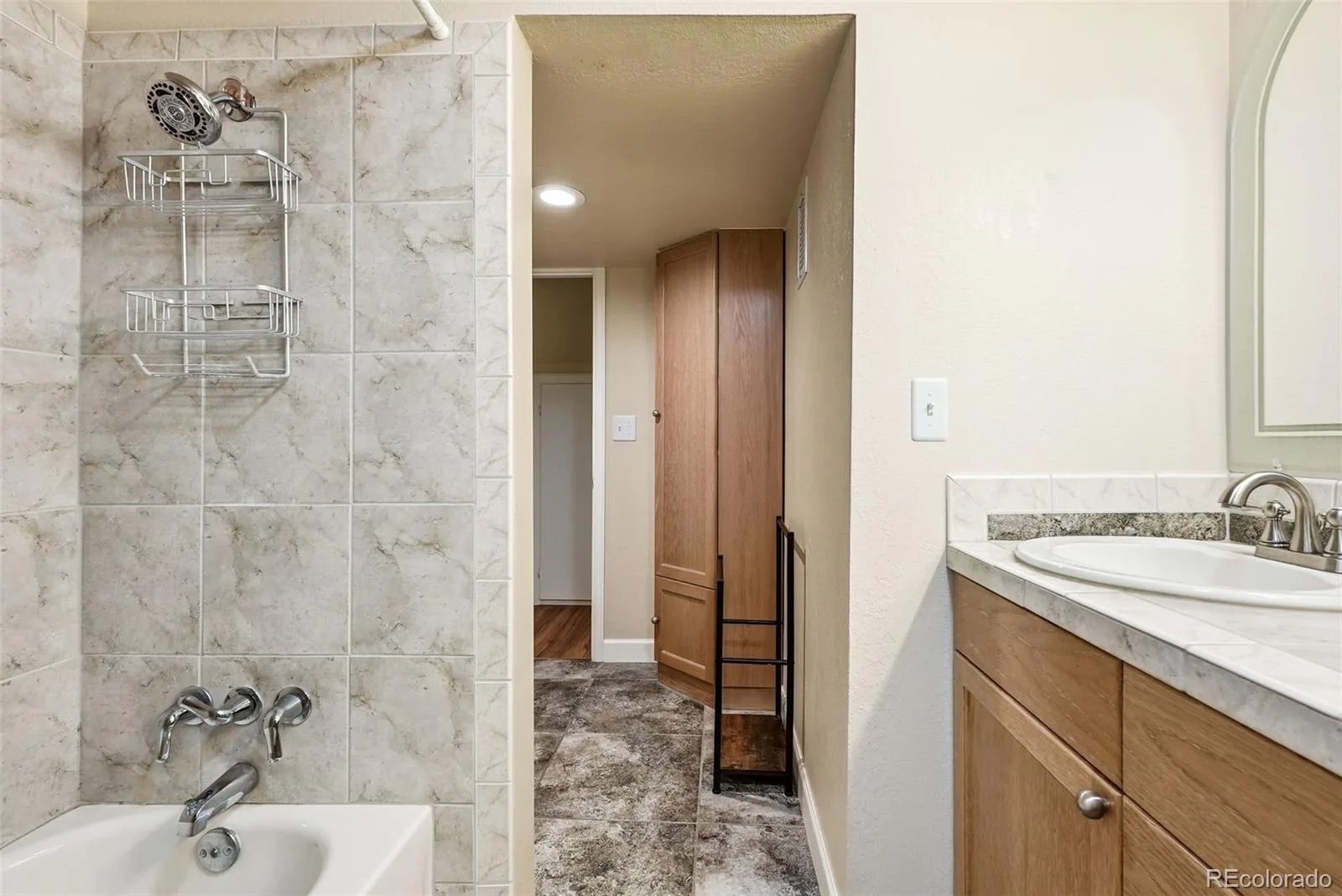 6846 Surrey Trail Littleton CO 80125 | MLS #REC6508670 07142026194709 1600 39