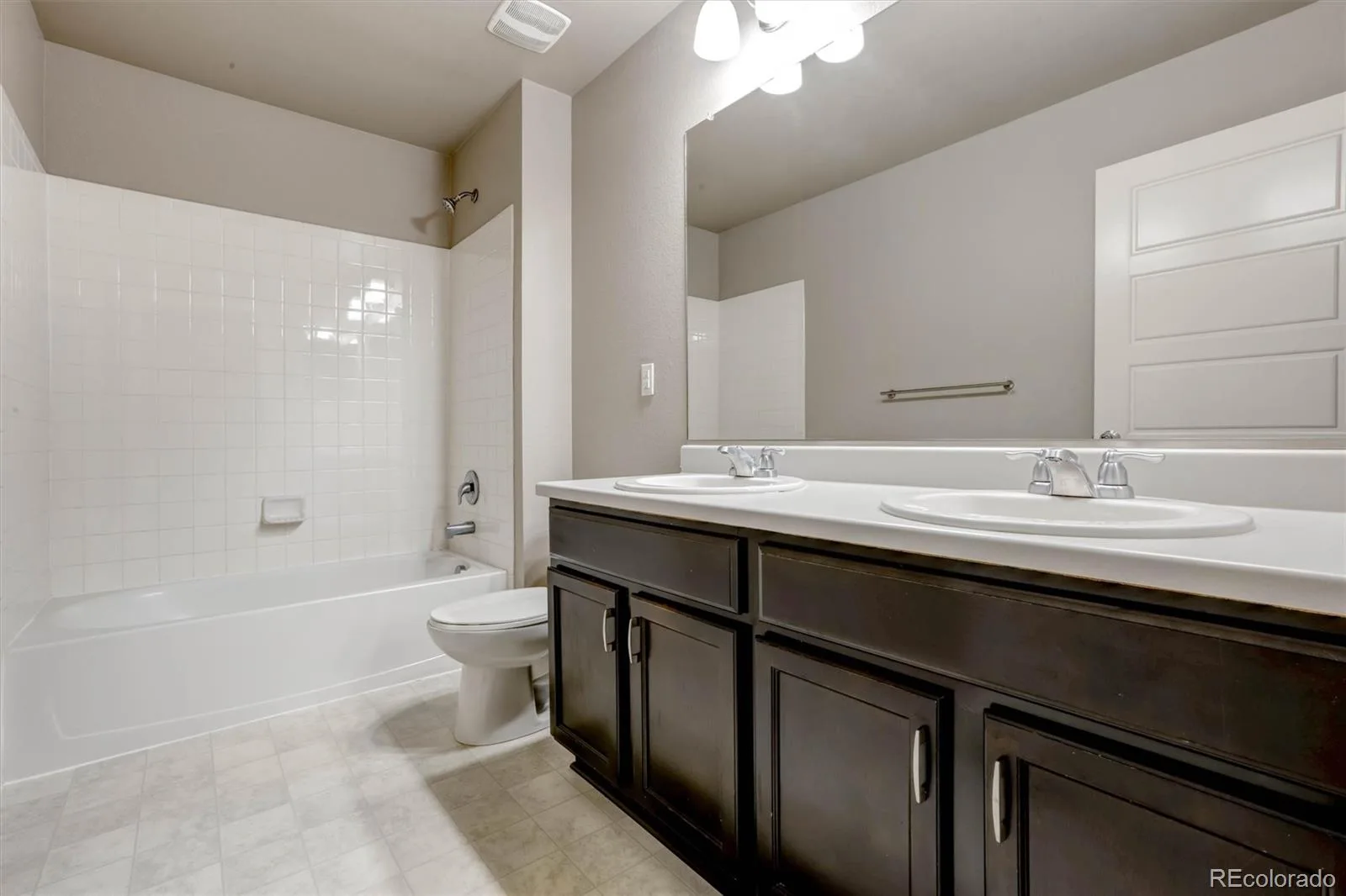 22426 E Layton Circle Aurora CO 80015 | MLS #REC6511993 07312026175449 1600 26