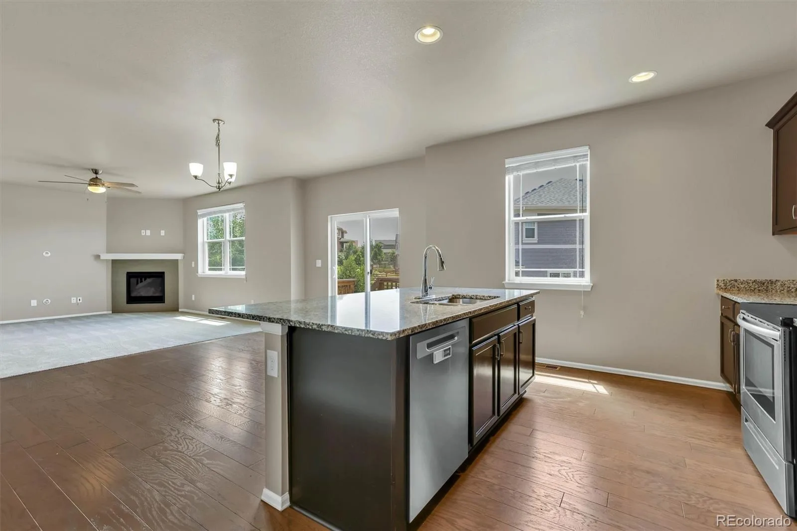 22426 E Layton Circle Aurora CO 80015 | MLS #REC6511993 07312026175449 1600 6