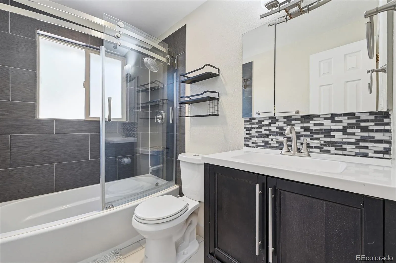 681 S Quari Street Aurora CO 80012 MLS #REC6514336 04212026002924 1600 16