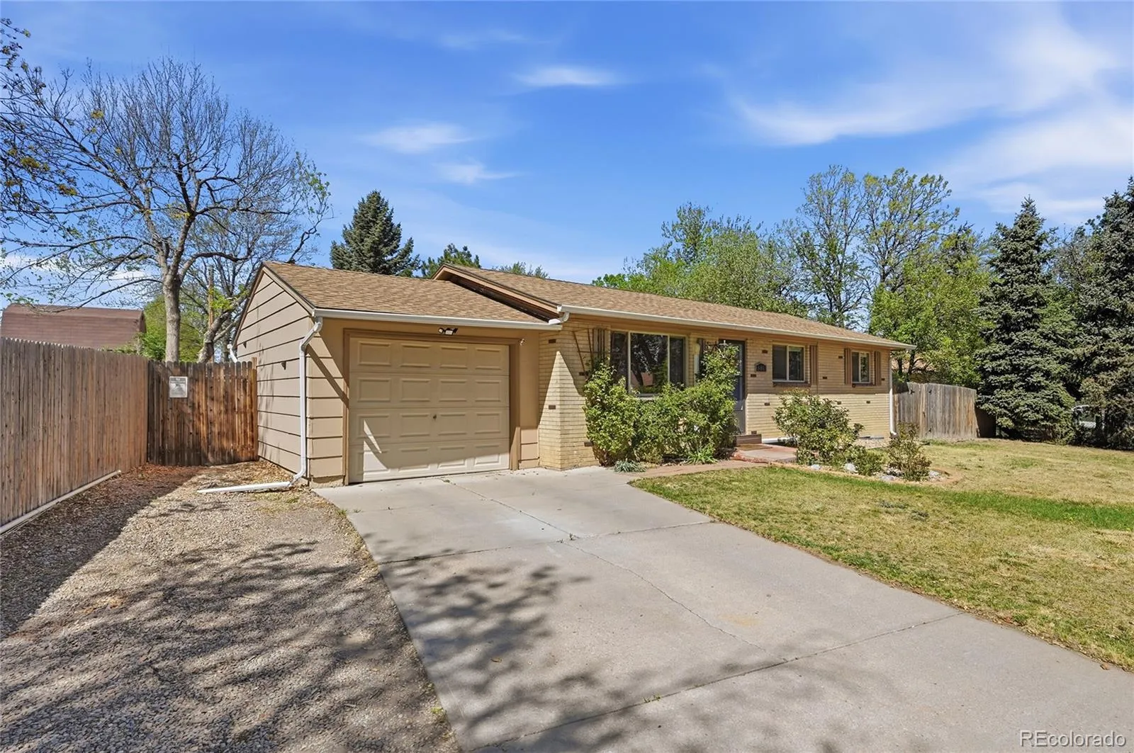 681 S Quari Street Aurora CO 80012 MLS #REC6514336 04212026002924 1600 3