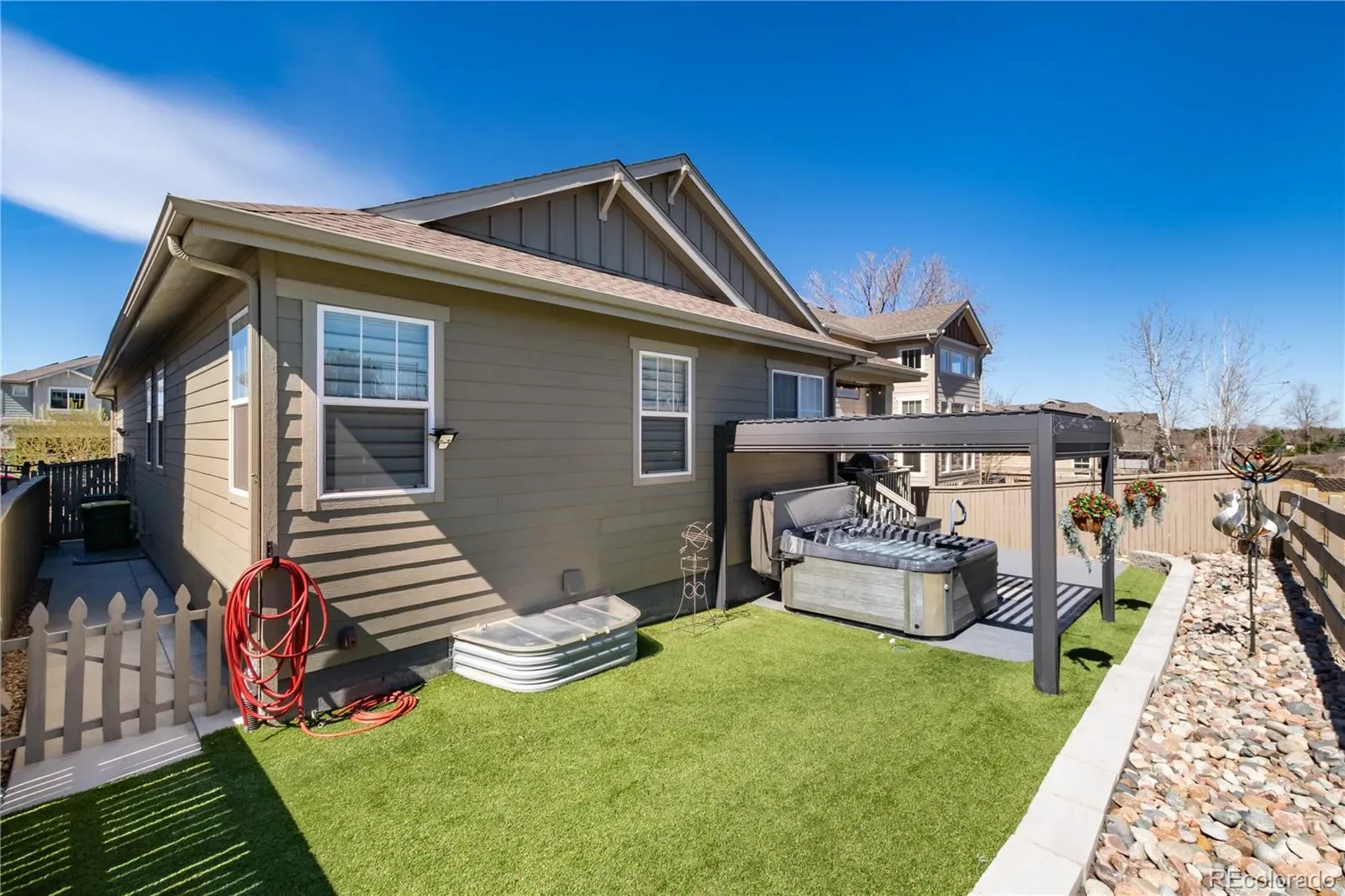 03272026001327 1600 8