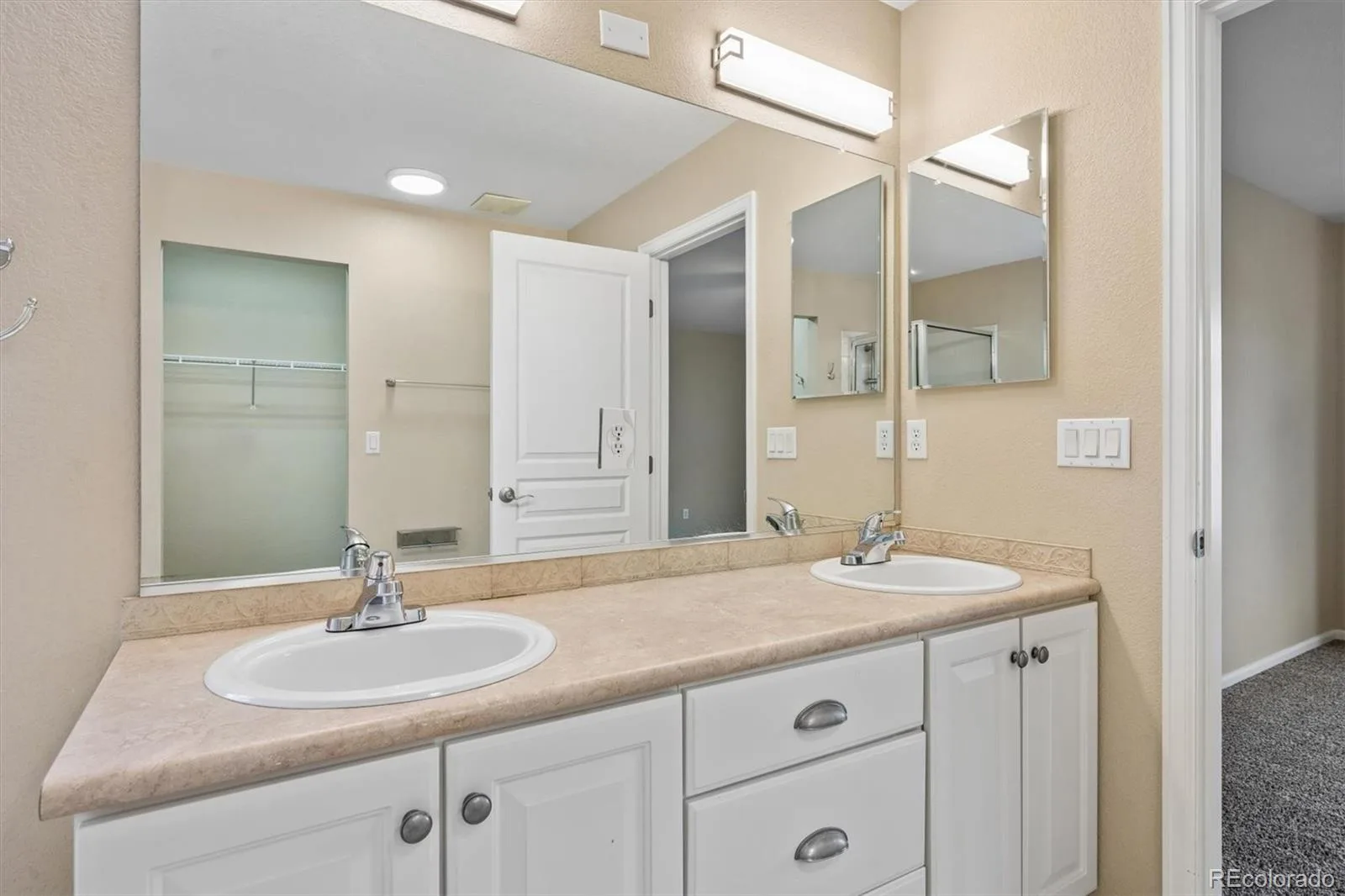 5577 Jebel Court Denver CO 80249 | MLS #REC6516070 10082026183123 1600 19