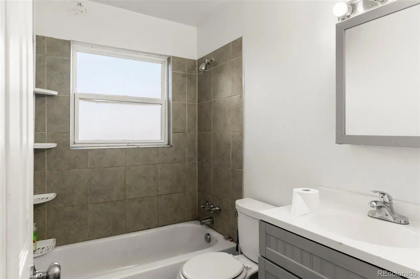 8967 W 54th Place Arvada CO 80002 | MLS #REC6519397 01282026010229 1600 14