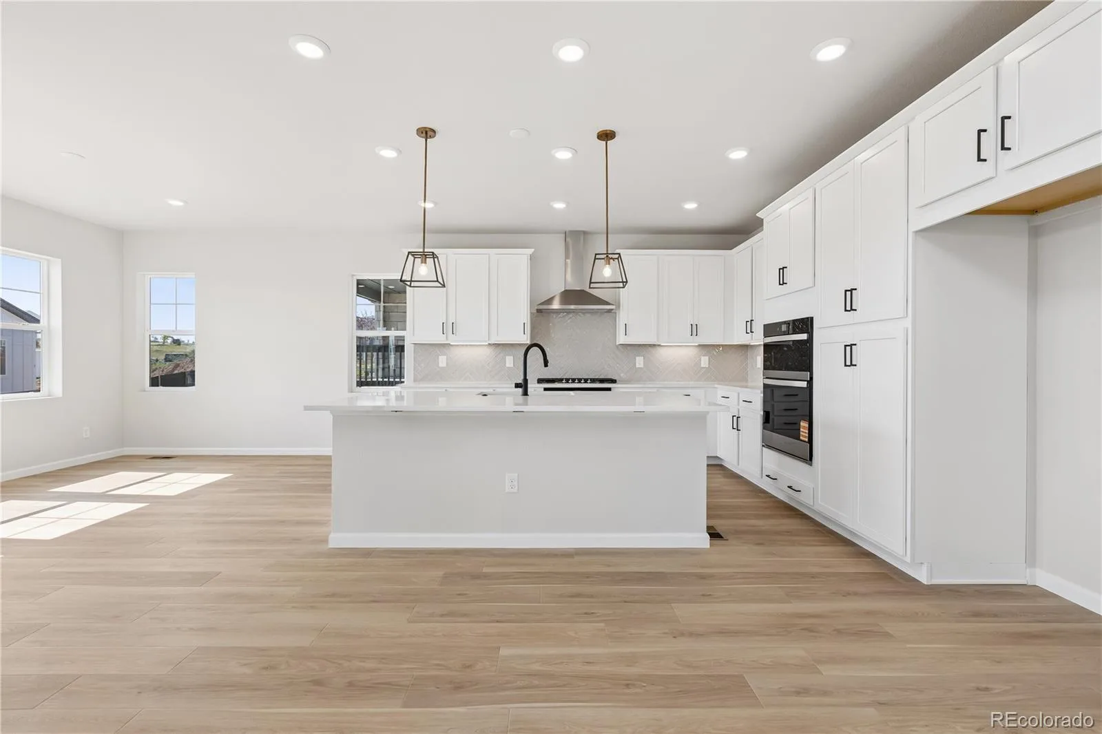 8560 Eckley Street Littleton CO 80125 | MLS #REC6519484 08182026154554 1600 13