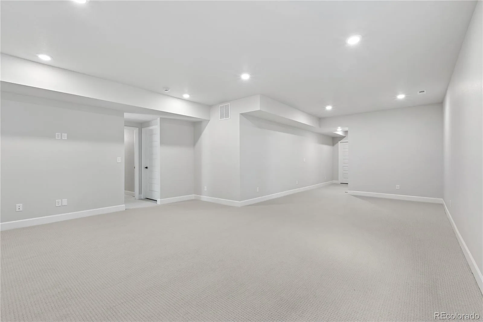 8560 Eckley Street Littleton CO 80125 | MLS #REC6519484 08182026154554 1600 39