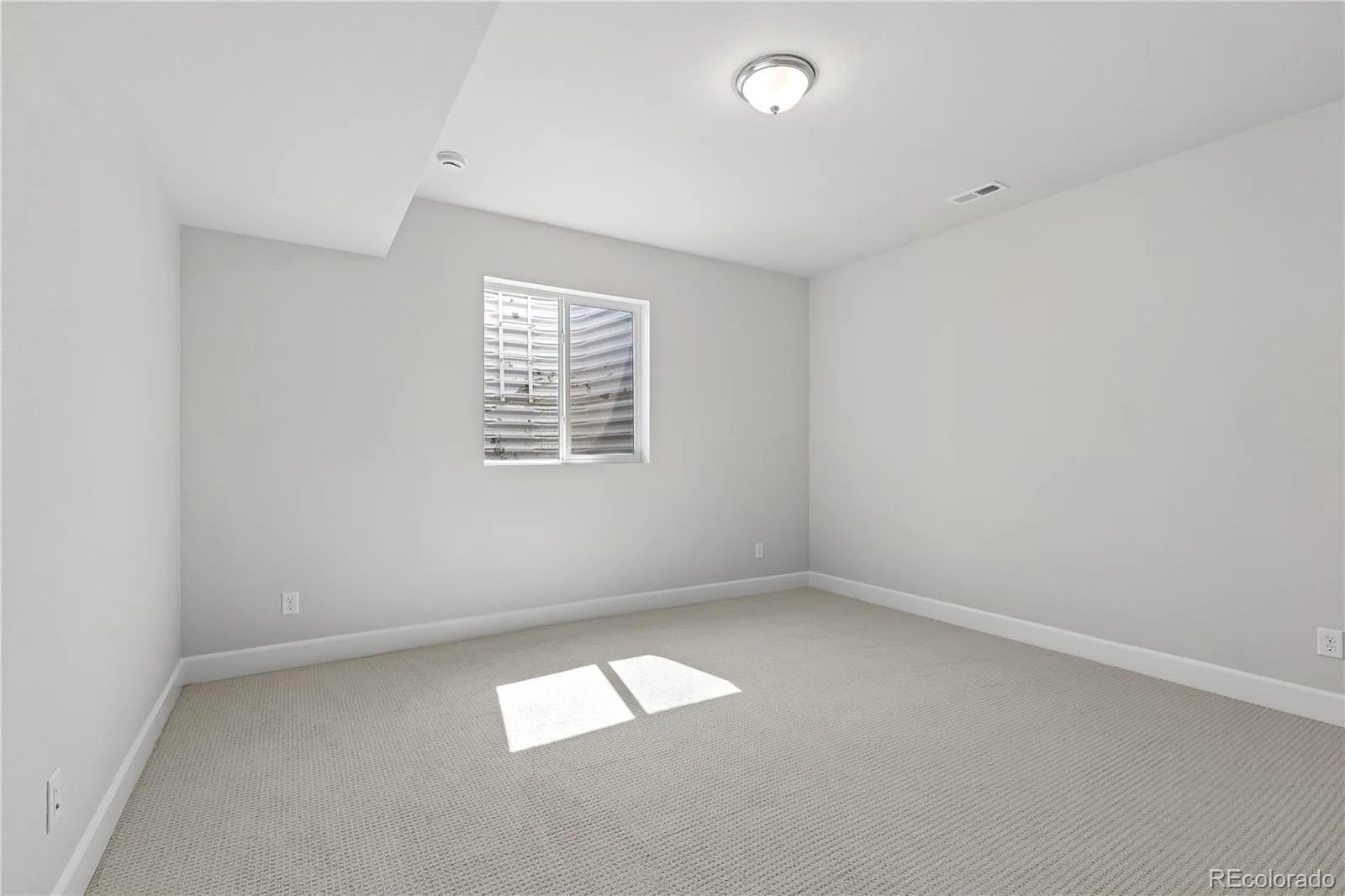 8560 Eckley Street Littleton CO 80125 | MLS #REC6519484 08182026154554 1600 43