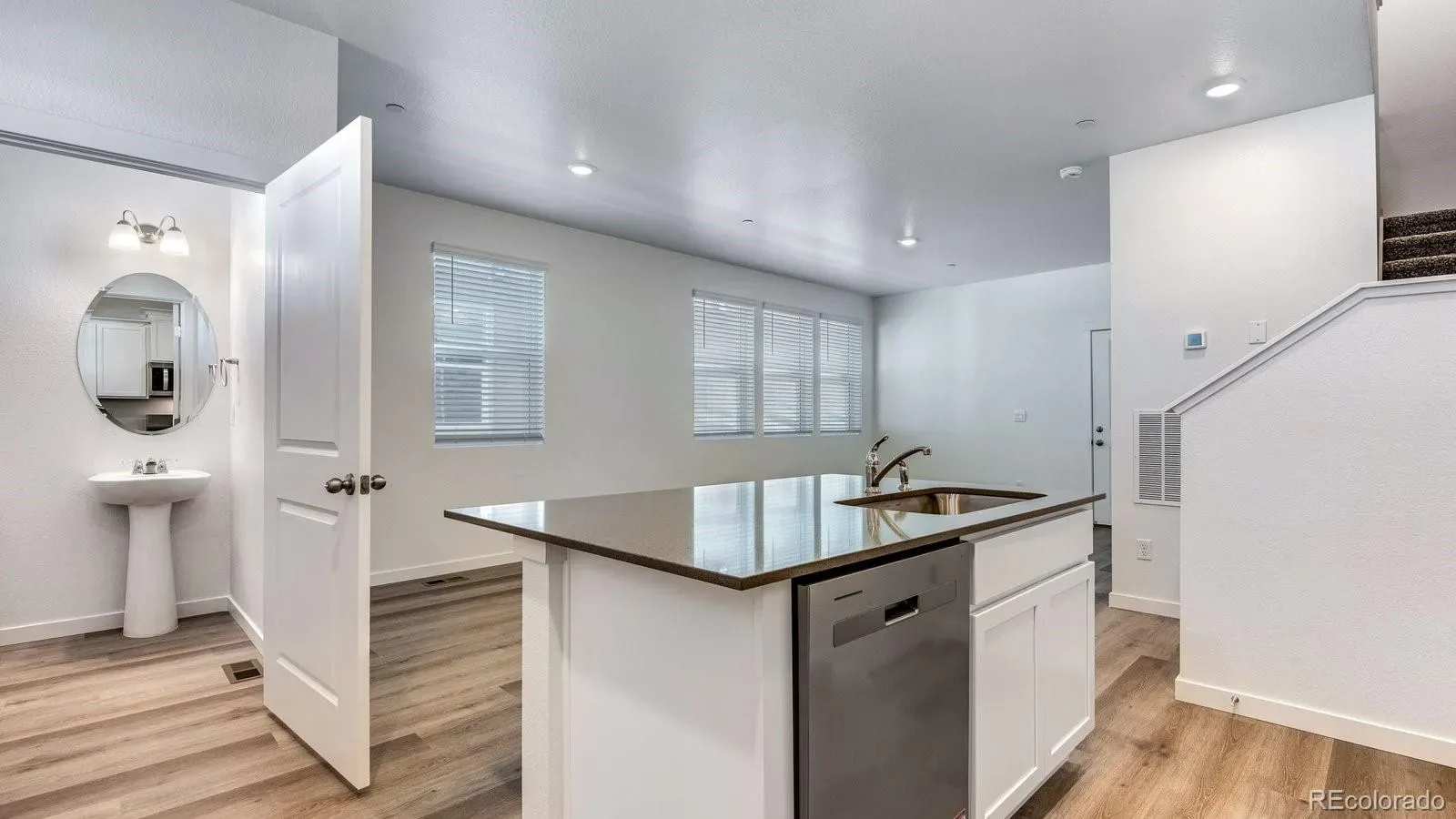 03262026004620 1600 11