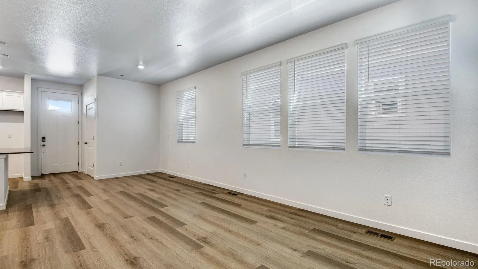 03262026004620 1600 23