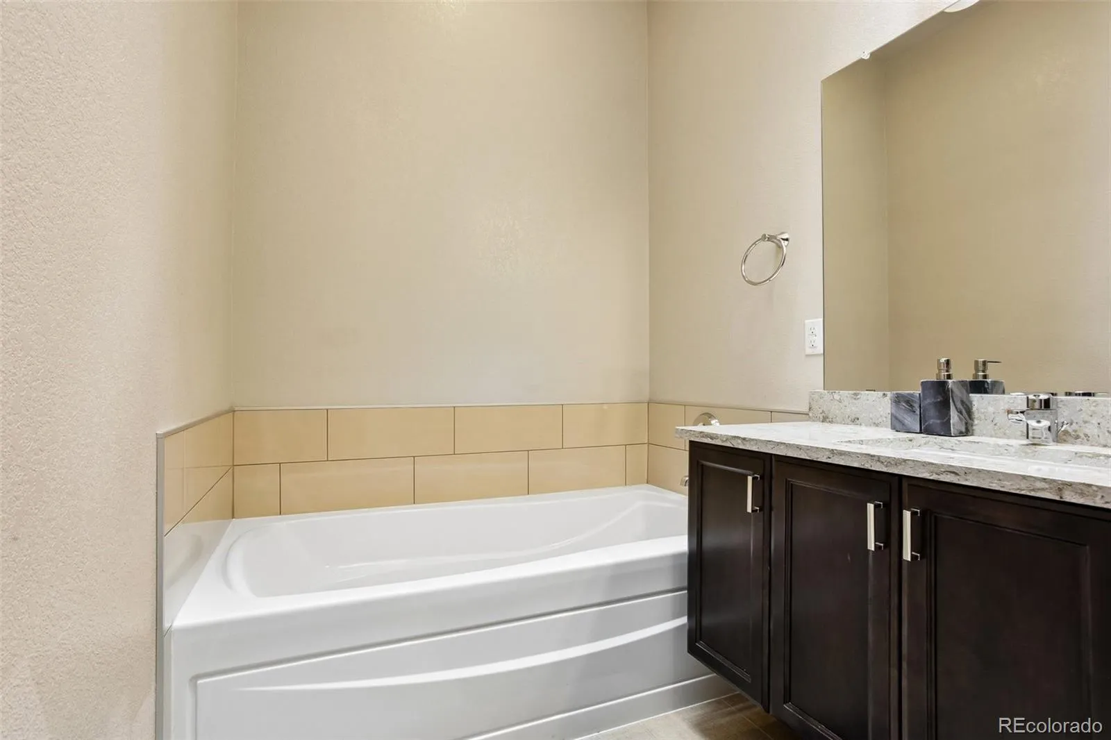 5548 Valentia Court Denver CO 80238 | MLS #REC6519971 05222026221840 1600 16