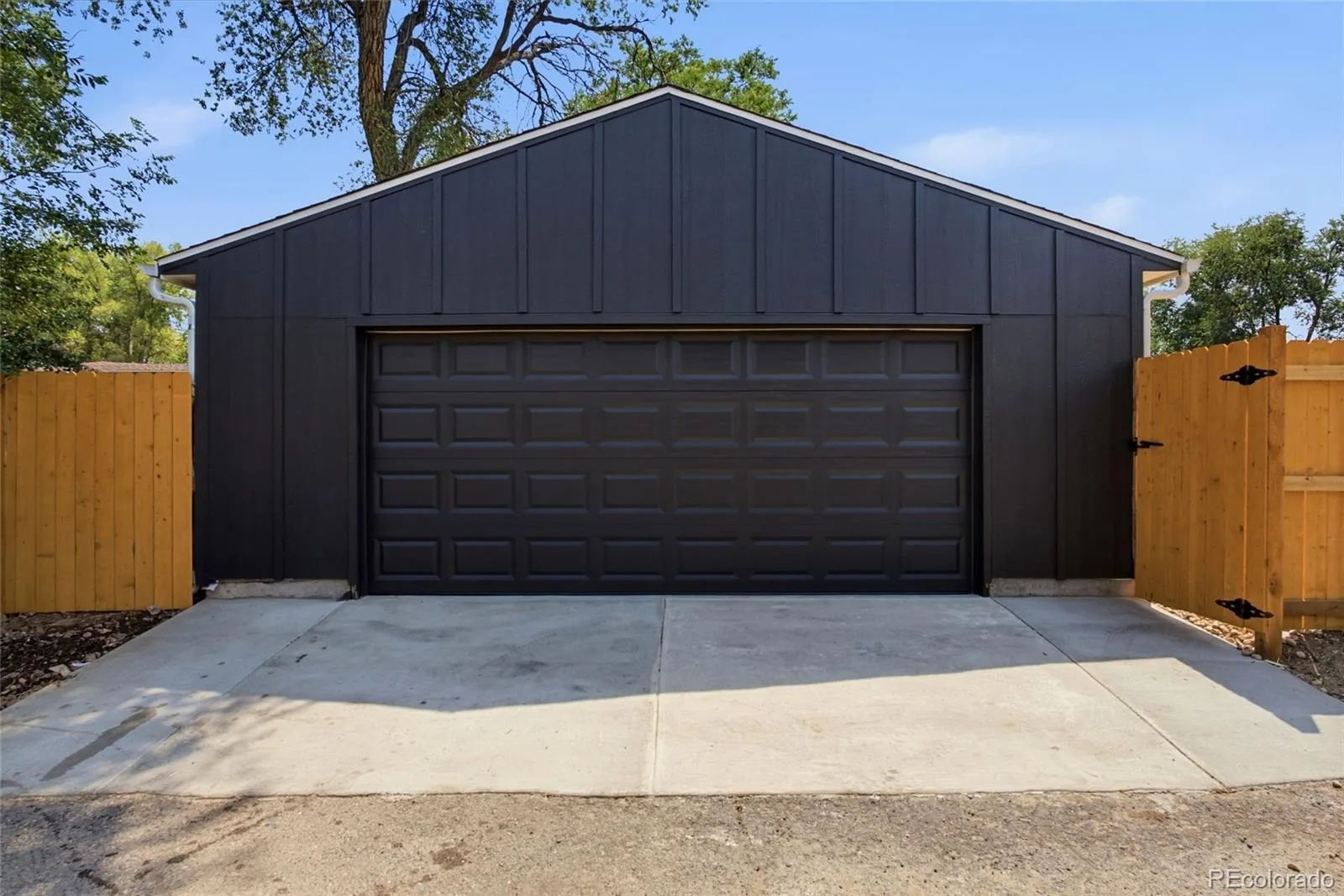 2919 Forest Street Denver CO 80207 MLS #REC6521989 06252026213108 1600 48