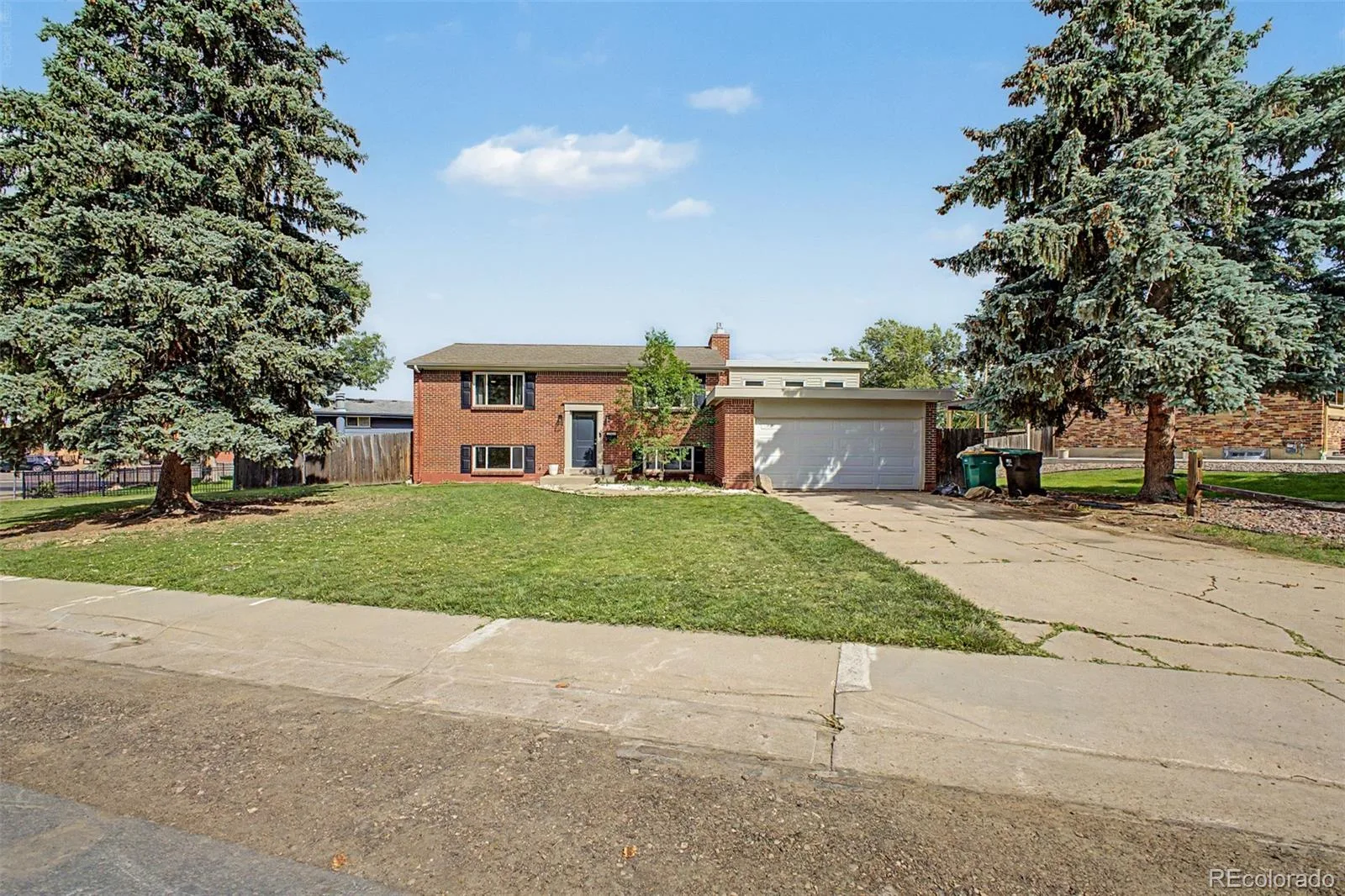 660 S Arbutus Street Lakewood CO 80228 MLS #REC6522345 06172026050443 1600 3
