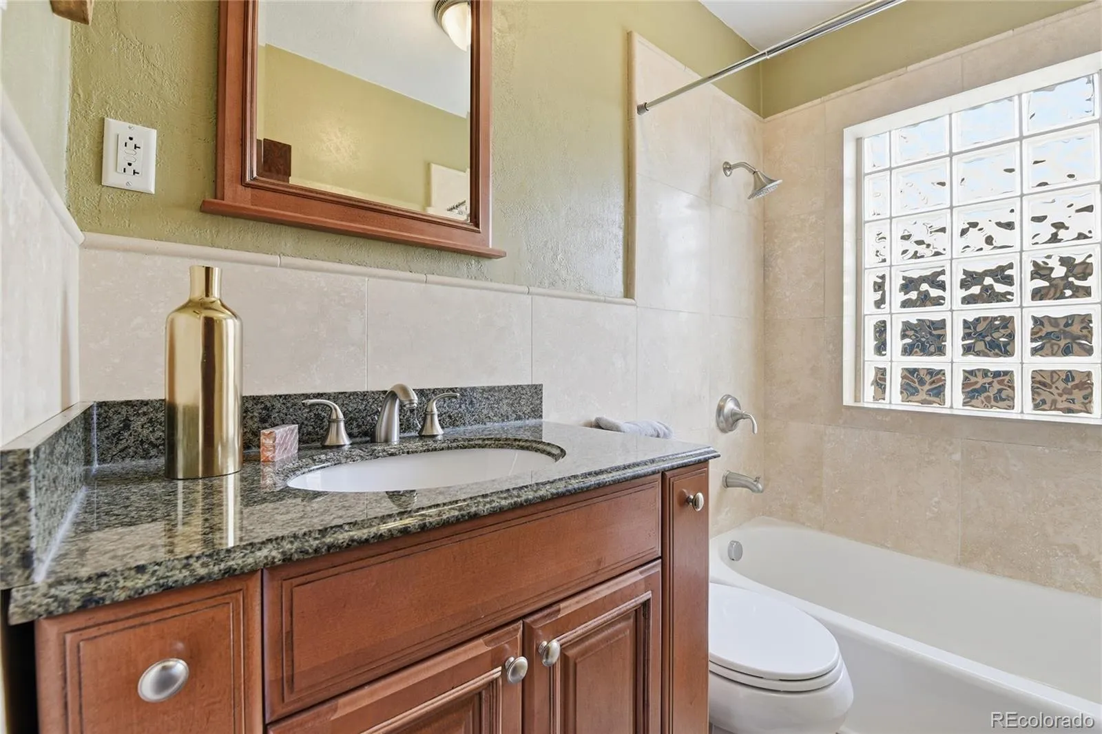662 S Washington S Street Denver CO 80209 MLS #REC6522809 05142026075325 1600 20