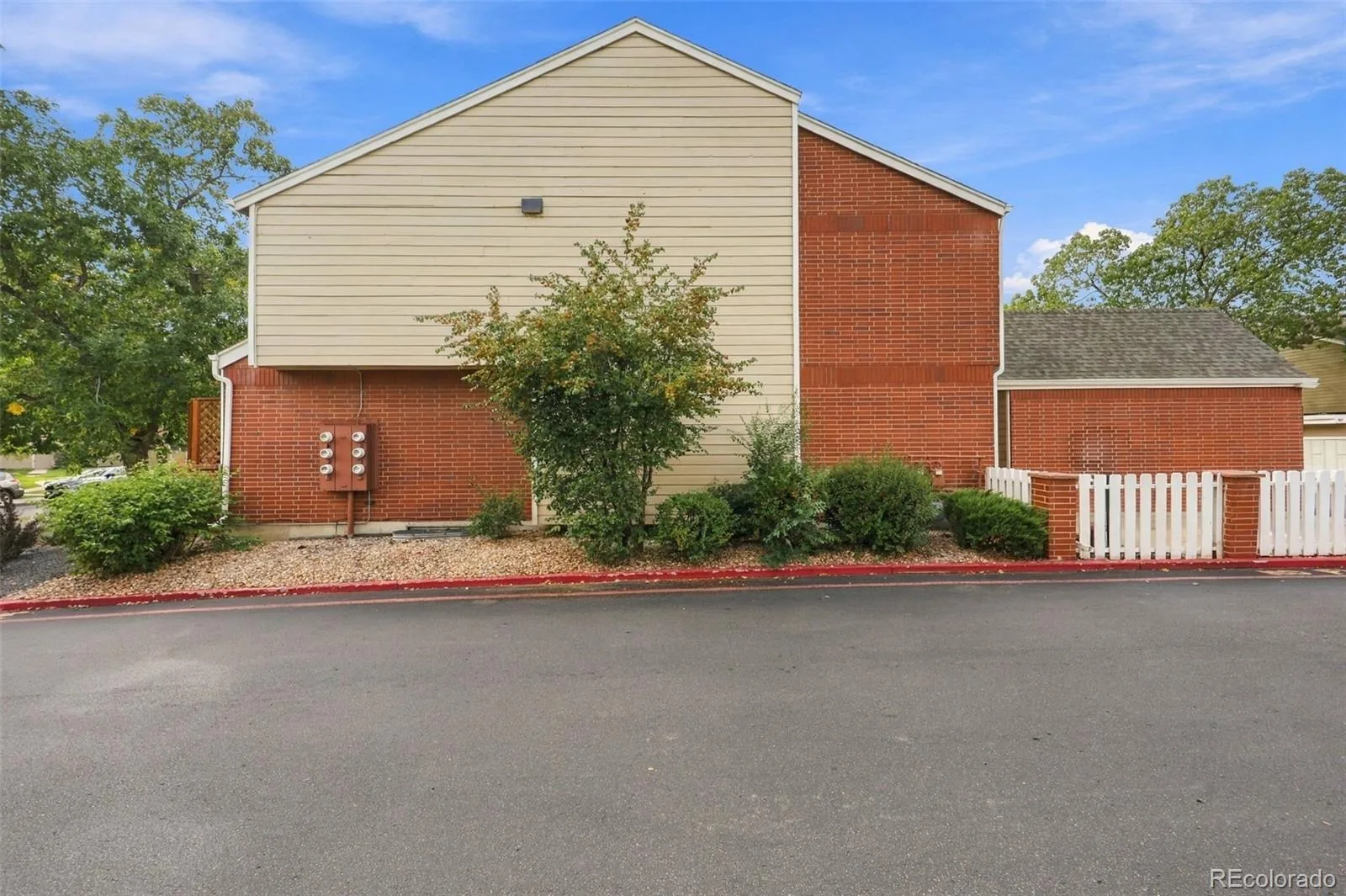 7474 E Arkansas Avenue #20-01 Denver CO 80231 | MLS #REC6523315 10152026155734 1600 21
