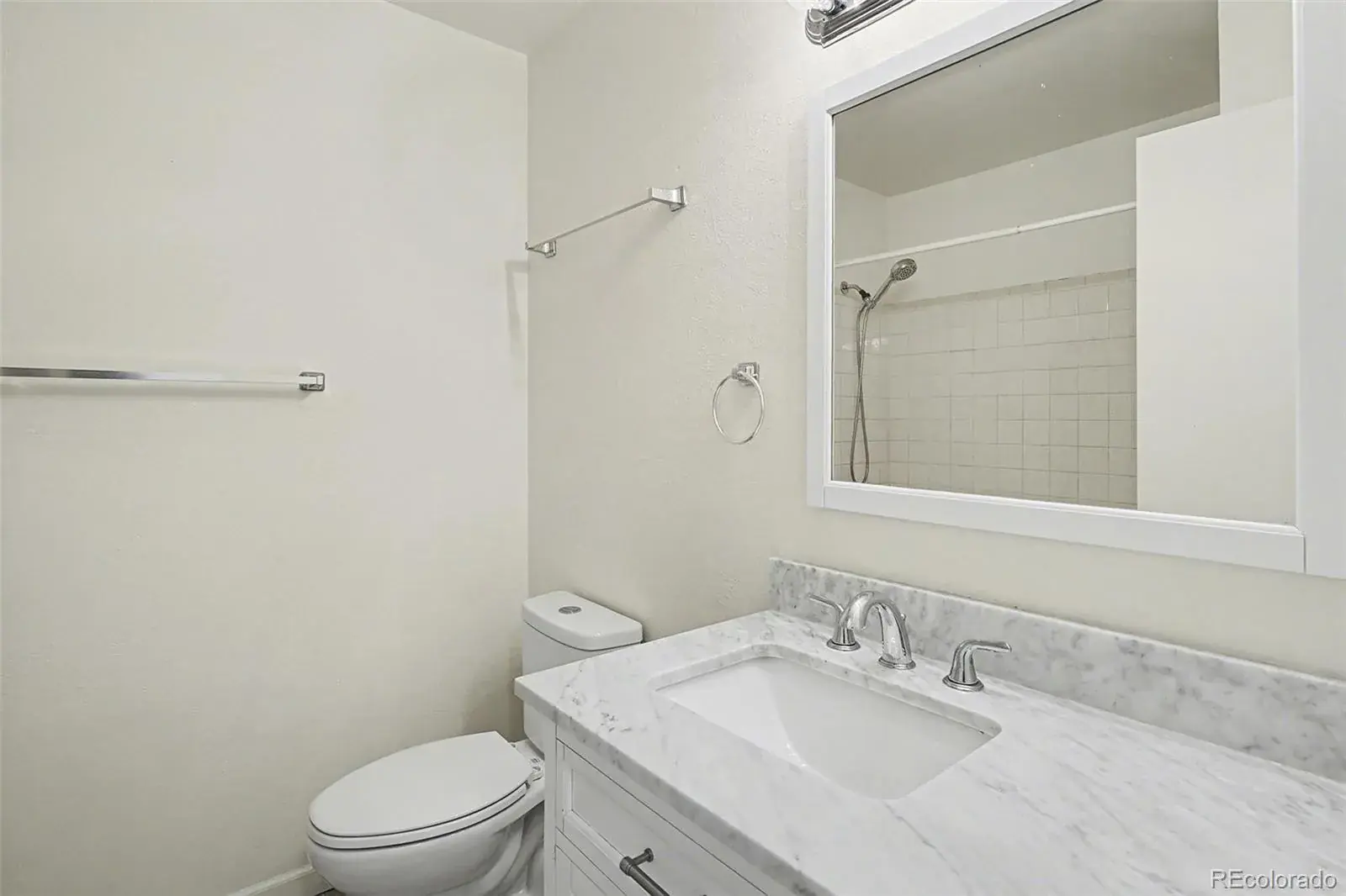 17681 E Loyola Drive #E Aurora CO 80013 MLS #REC6524003 02102026040530 1600 20