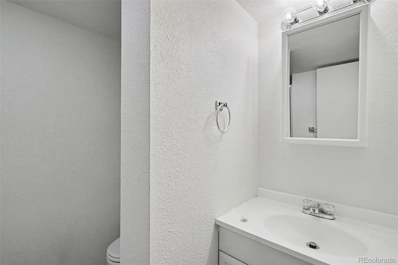 17681 E Loyola Drive #E Aurora CO 80013 MLS #REC6524003 02102026040530 1600 23