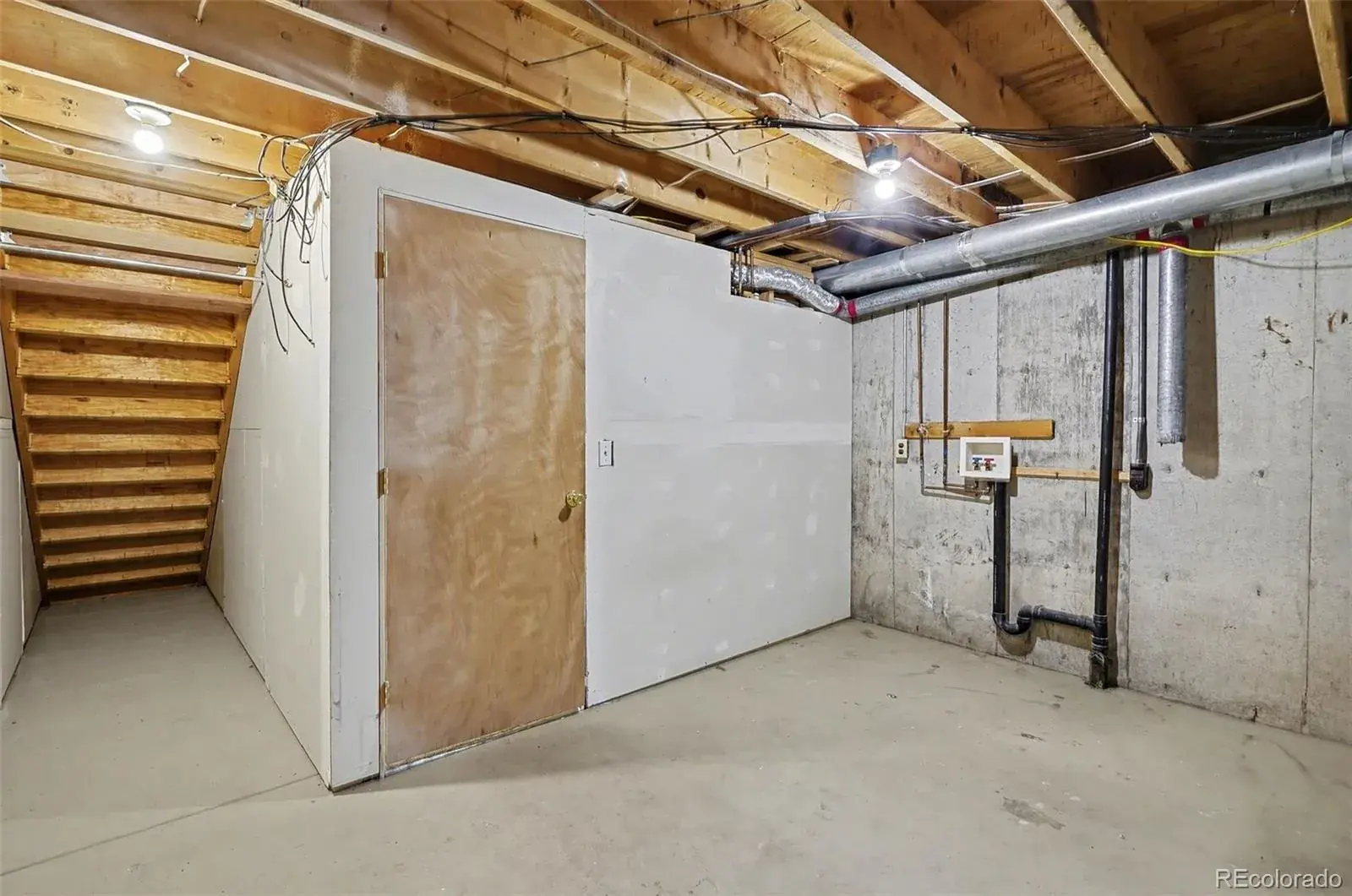 17681 E Loyola Drive #E Aurora CO 80013 MLS #REC6524003 02102026040530 1600 27