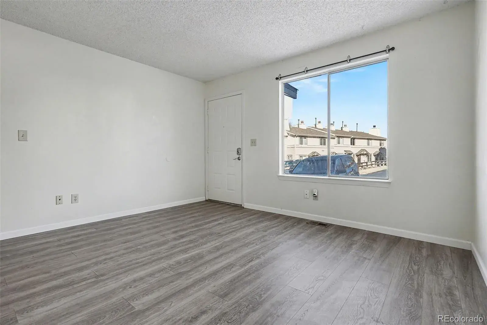 17681 E Loyola Drive #E Aurora CO 80013 MLS #REC6524003 02102026040530 1600 4