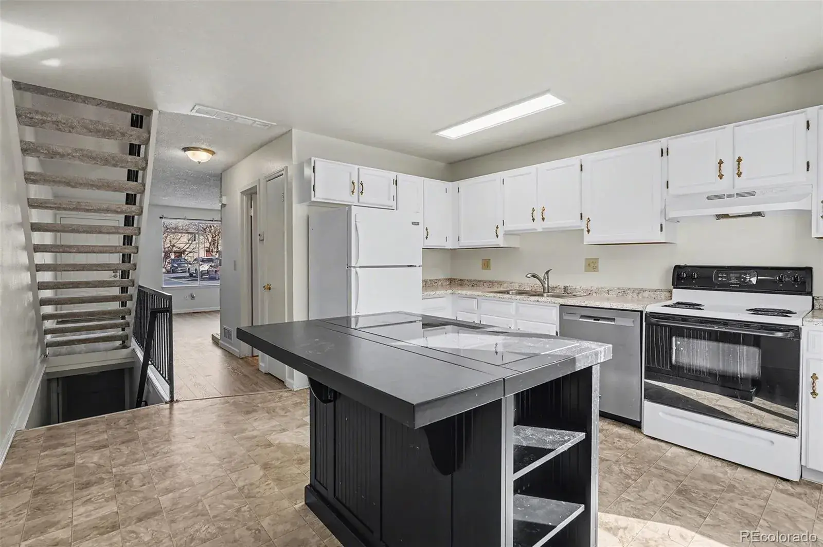 17681 E Loyola Drive #E Aurora CO 80013 MLS #REC6524003 02102026040530 1600 5