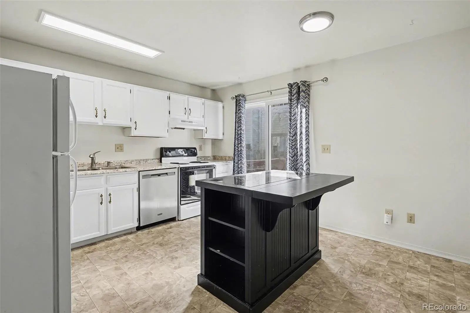 17681 E Loyola Drive #E Aurora CO 80013 MLS #REC6524003 02102026040530 1600 6